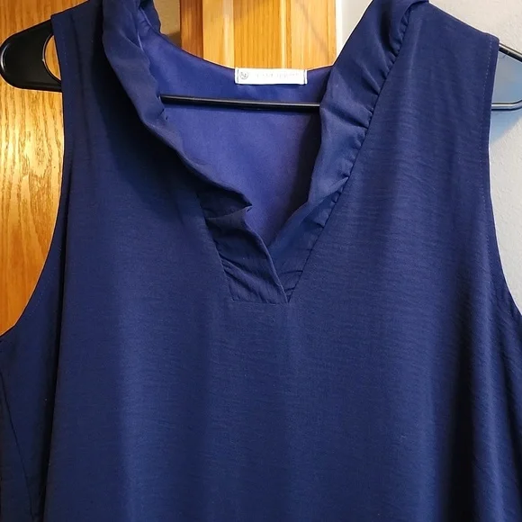 Dress - Picture 2 of 2